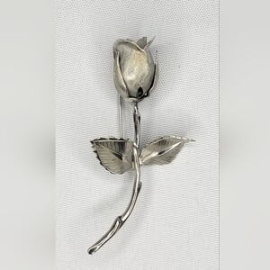 🌹 Vintage Rose Brooch | Silver-Tone Floral Pin | Elegant Statement Jewely